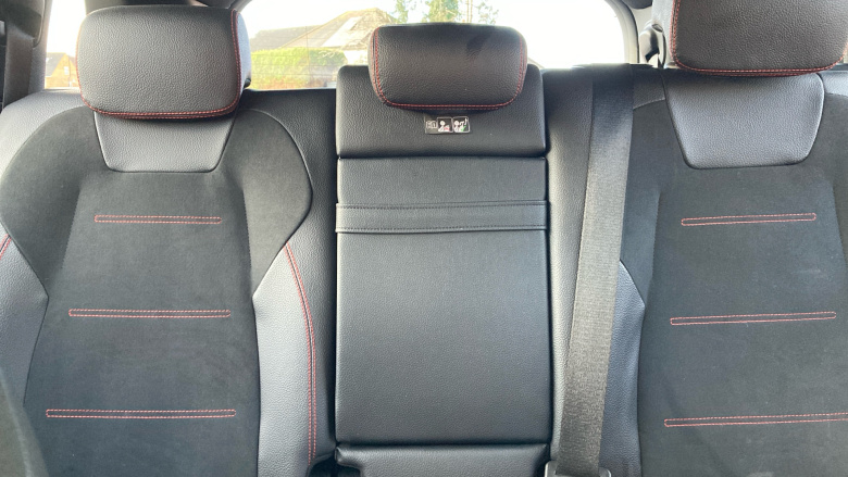 Mercedes-Benz GLB 200 AMG Line Premium 5dr 7G-Tronic Petrol Estate